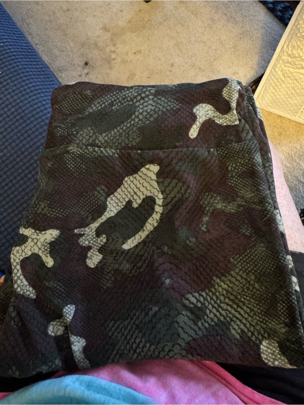 Camouflage Reptile Hammock Bed - Dark Green/Brown